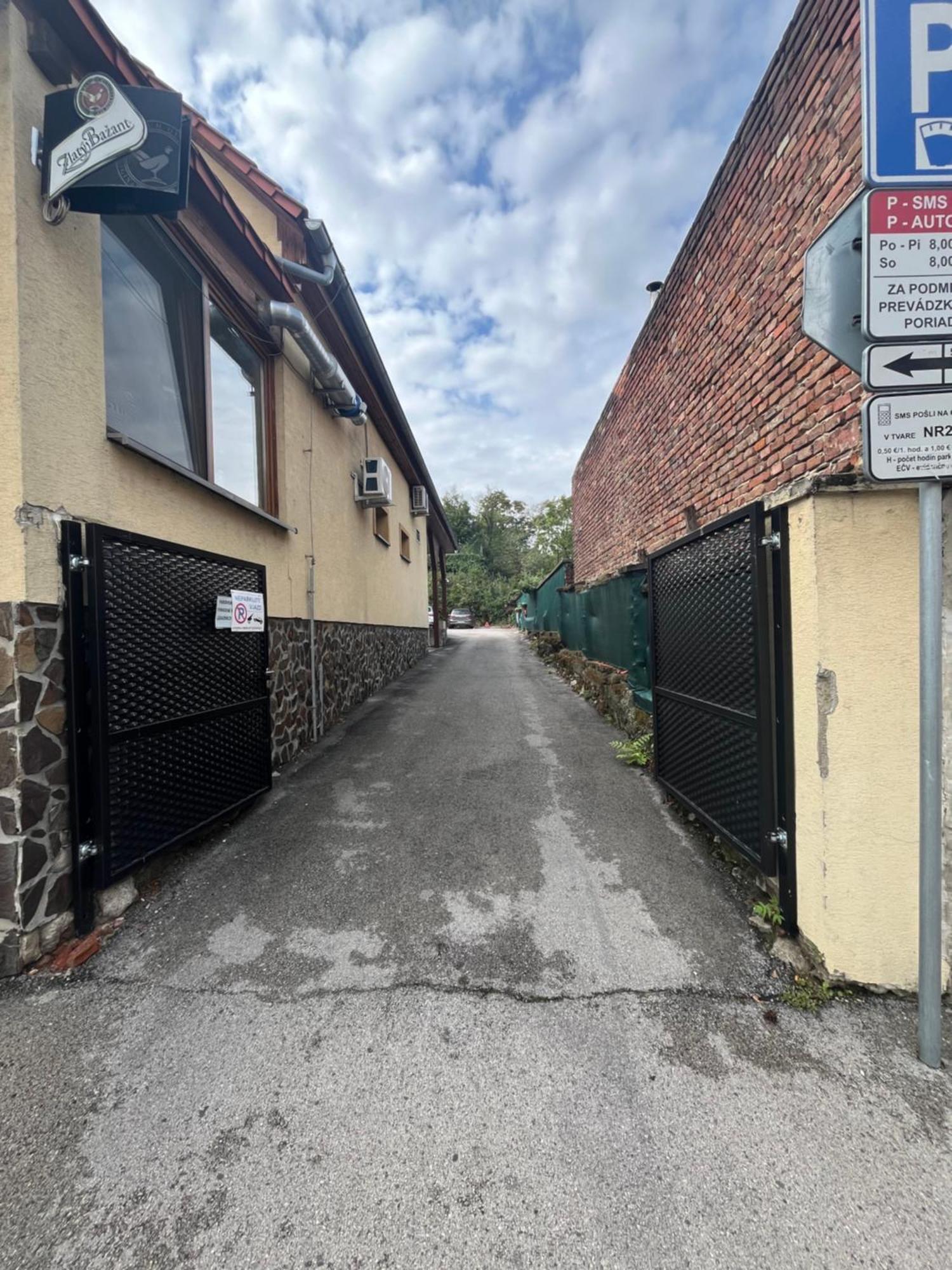 Brasserka Neutra Exterior foto